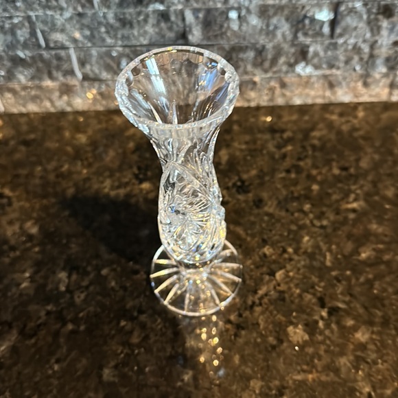Pinwheel crystal bud vase. Excellent condition! - Picture 2 of 2